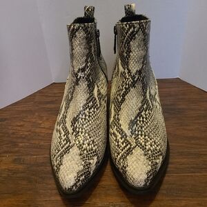 Blondo Waterproof Leather Ankle Boots Snakeskin Pattern Size 8.5 M
